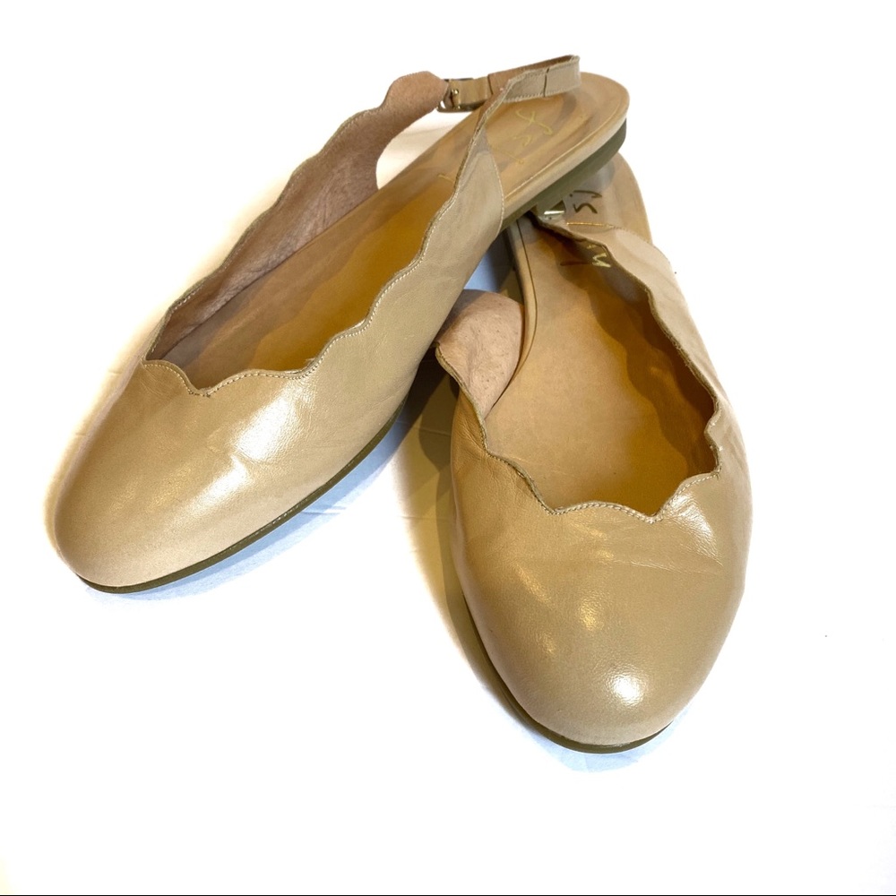 | fs/ny | tan scalloped slingback flats